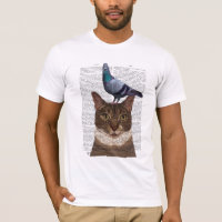 Chat avec pigeon sur tête