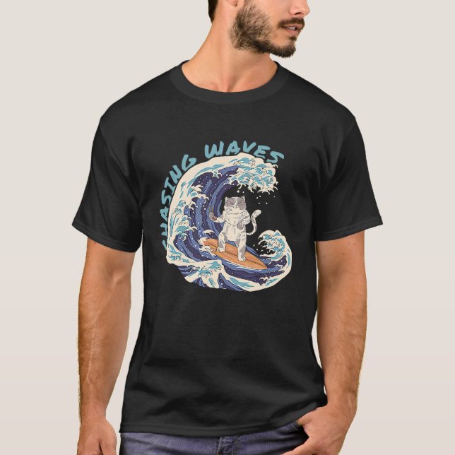 T-shirt Chat de surf Chassant les Vagues  Plage de Surfeur (Devant)