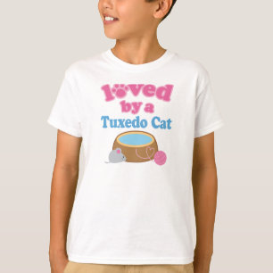 T-shirt Chat De Tuxedo Élevée Aimée Par Un Cadeau