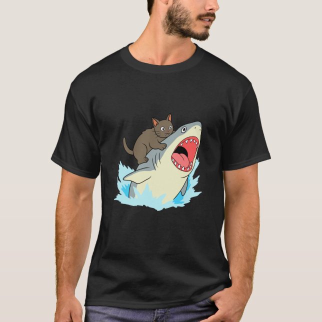 T-shirt Chat Drôle qui Mord un Requin (Devant)
