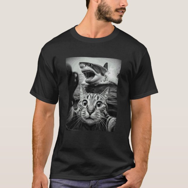 T-shirt Chat drôle selfie avec requin (Devant)