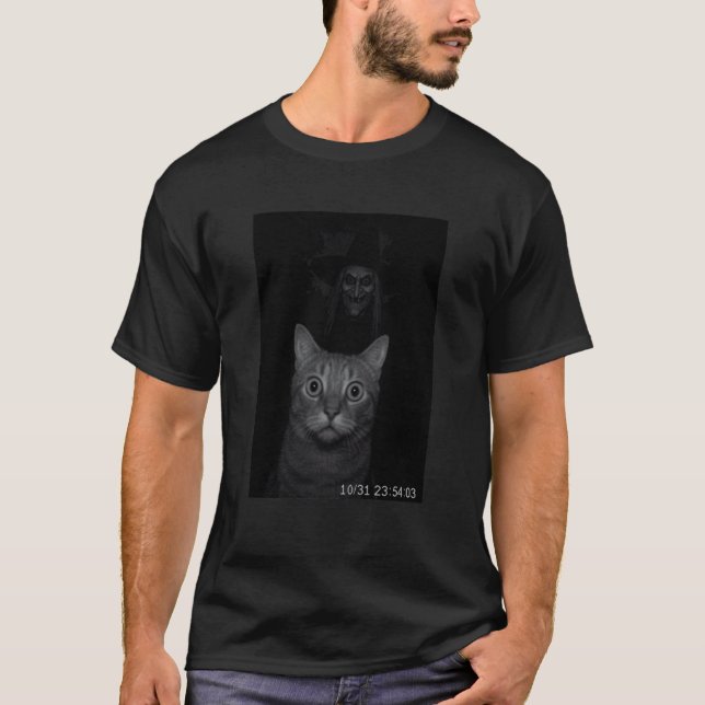 T-shirt Chat Drôle Sur Caméra De Sécurité avec Sorcière Ha (Devant)