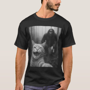 T-shirt Chat Drôle Surpris Happy Selfie Avec Bigfoot Doin