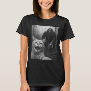 T-shirt Chat Drôle Surpris Happy Selfie Avec Bigfoot Doin
