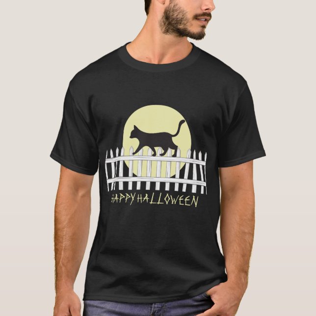T-shirt Chat noir effrayant sur une clôture à piquets (Devant)