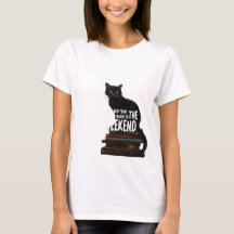 Chat noir sur livres "Skip to Weekend"