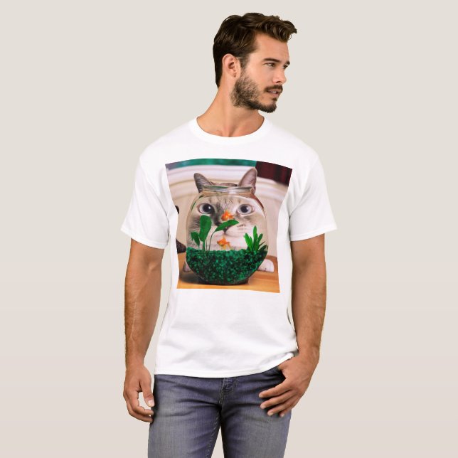 T-shirt Chat regardant le poisson dans l'aquarium (Devant entier)