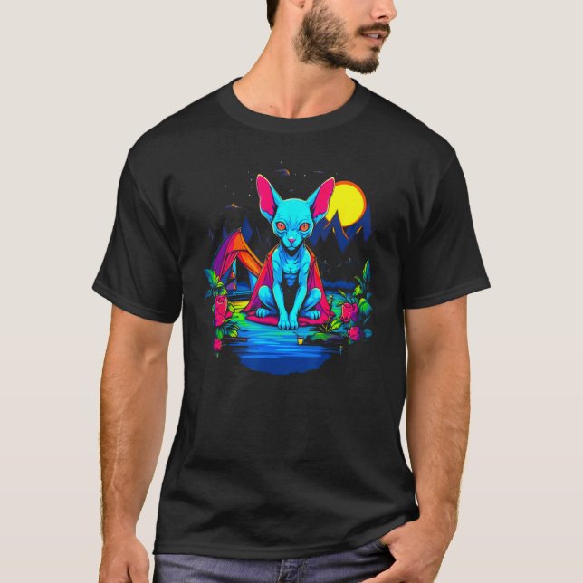 T-shirt Chat Sphynx sans poils en camping (Devant)