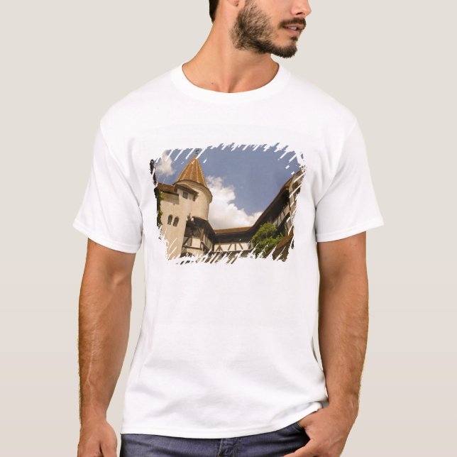 T-shirt Château de Bran du 13e siècle (château de Dracula) (Devant)