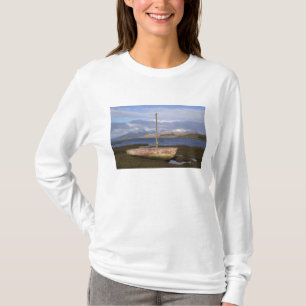 T-shirt Château Stalker avec un bateau de pêche au