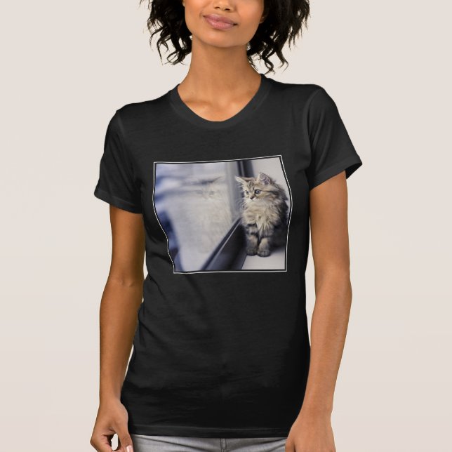 T-shirt Chaton regardant la fenêtre (Devant)