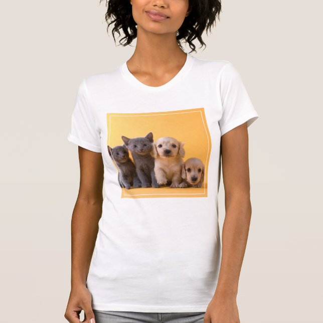 T-shirt Chatons et chiots bleus russes de teckel (Devant)