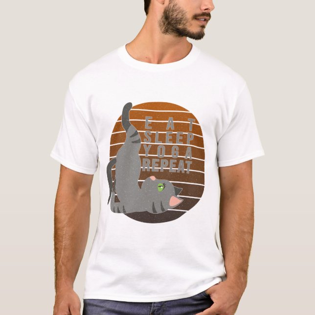 T-shirt Chatte drôle faisant du yoga. (Devant)