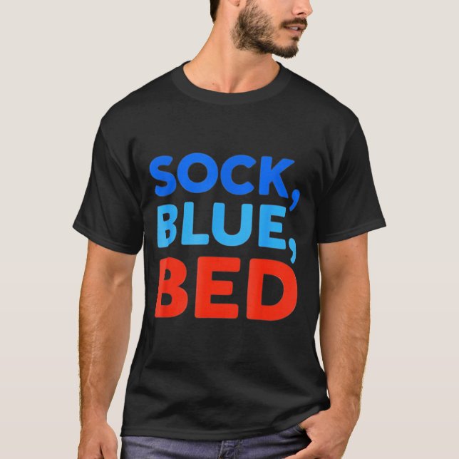 T-shirt Chaussette Lit Bleu Mème Drôle  (Devant)