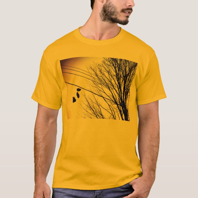 T-shirt Chaussures sur une ligne électrique (Devant)