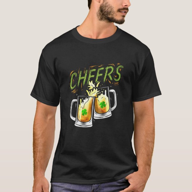 T-shirt Cheers With Beers And Shamrock For St Patricks Day (Devant)