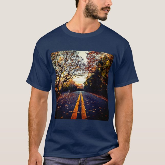 T-shirt Chemin d'automne avec un loup – Concept de forêt m (Devant)