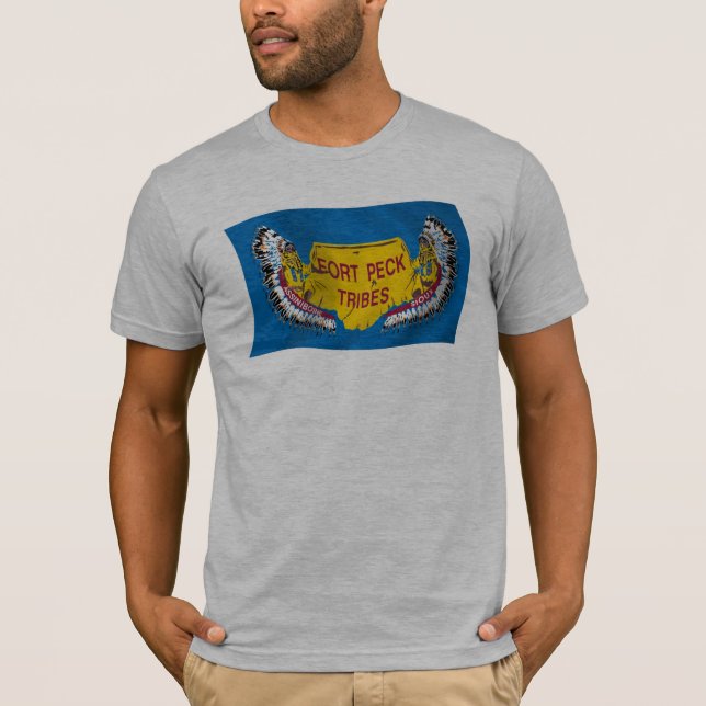 T-shirt Chemise à drapeau des Assiniboines de Fort Peck (Devant)