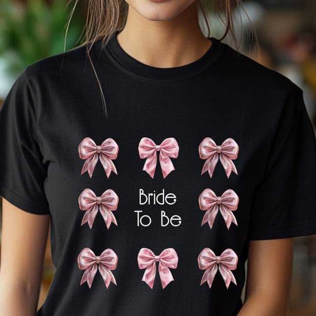 T-shirt Chemise Coquette 'Bride To Be' avec Nœud Rose (Créateur téléchargé)