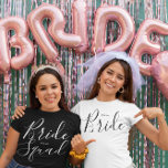 T-shirt Chemise de mariée avec date<br><div class="desc">Chemise de mariée,  parfaite pour la douche nuptiale ou la fête de bachelorette,  avec texte manuscrit Mariée et date mariage changeable</div>