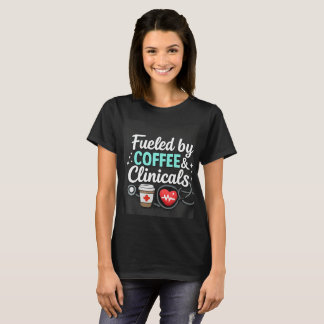 T-shirt Chemise d'infirmière alimentée par le café et le c