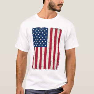 T-shirt Chemise vectorielle du drapeau américain en détres
