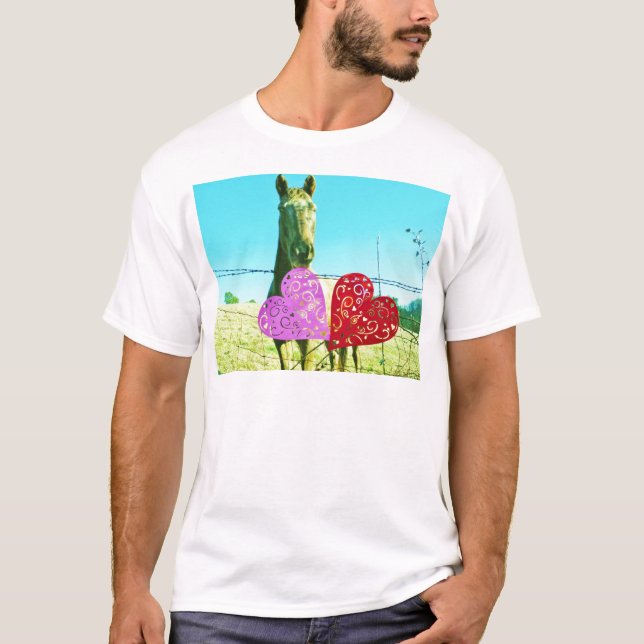 T-shirt Cheval blond et Coeurs rose et rouge (Devant)