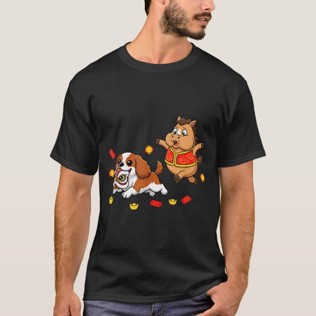 T-shirt Cheval Chinois Cavalier King Charles Spaniel Heure (Devant)