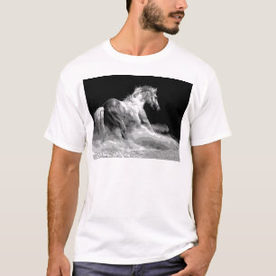 T-shirt Cheval noir et blanc dans l'action