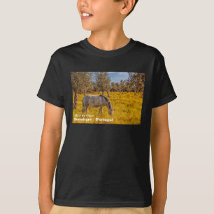 T-shirt Cheval pâturant dans une prairie fleurie jaune