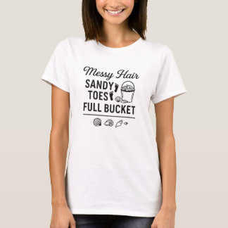 T-shirt Cheveux Décoiffés, Orteils Sablonneux, Seau Plein