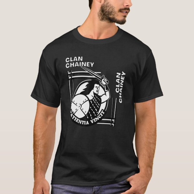 T-shirt Cheyne Clan Gaelic Motto Swordsman (Devant)