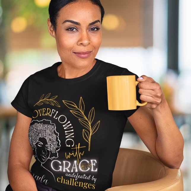 T-shirt Chic débordement avec Grace fleurissant cheveux Af (Créateur téléchargé)