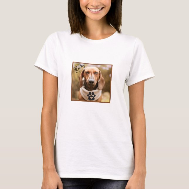 T-shirt Chien Brown Dachshund avec ses yeux fermés (Devant)