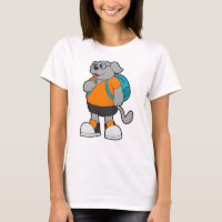 Chien comme randonneur avec sac à dos