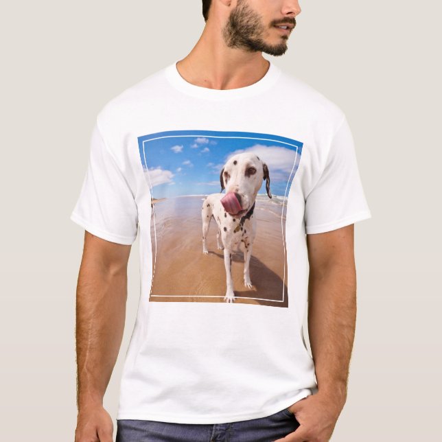 T-shirt Chien dalmatien sur la plage (Devant)