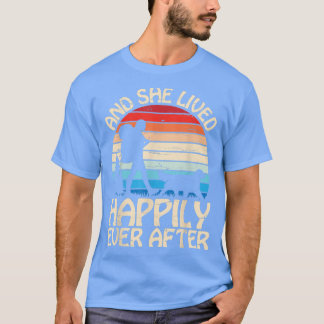 T-shirt Chien et fille campeur marchant et elle a vécu heu