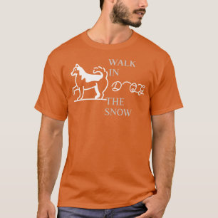 T-shirt Chien Marcher Dans La Neige