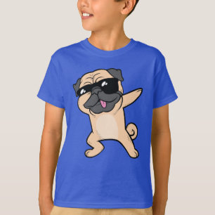 T-shirt Chien tamponnant frais de carlin dans des lunettes
