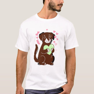T-shirt chien tenant un cœur vert