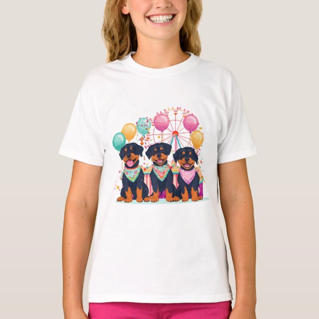 T-shirt Chiens Rottweiler À Un Carnaval (Devant)