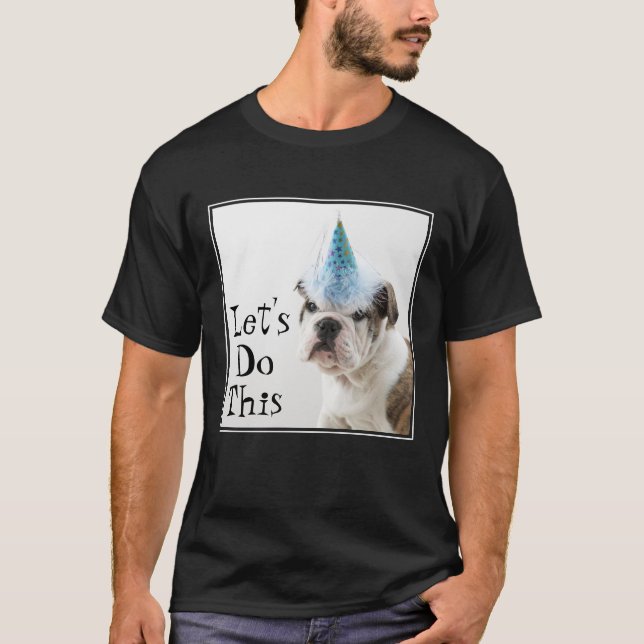 T-shirt Chiot britannique de bouledogue utilisant un (Devant)