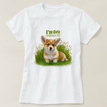 Chiot de Corgi sur l'herbe | animal mignon