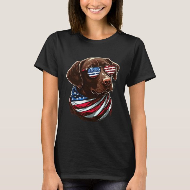 T-shirt Chocolate Labrador With USA Sunglasses And Flag (Devant)