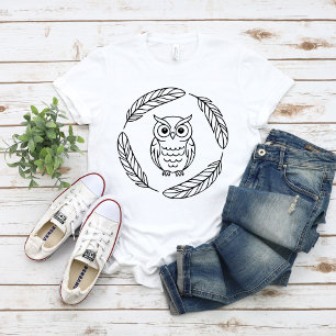 T-shirt Chouette folklorique en ligne entourée de plumes