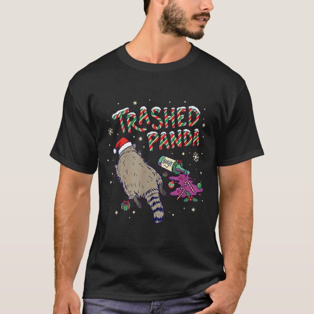 T-shirt Christmas Funny Trashed Panda Racoon Gets Drunk Xm (Devant)