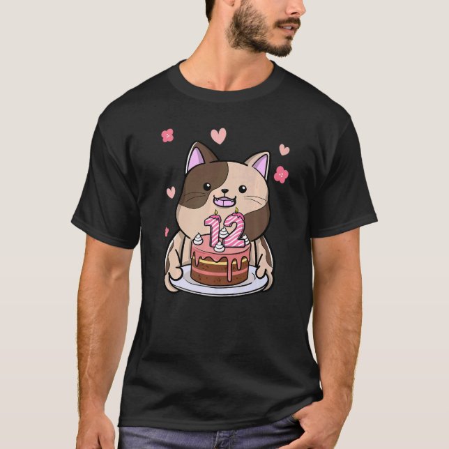 T-shirt Chubby Chat tenant un gâteau d'anniversaire 12e an (Devant)