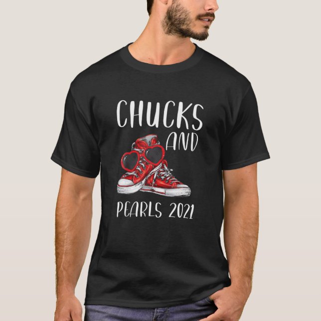T-shirt Chucks And Pearls 2021 Drôle cadeau de Saint Valen (Devant)