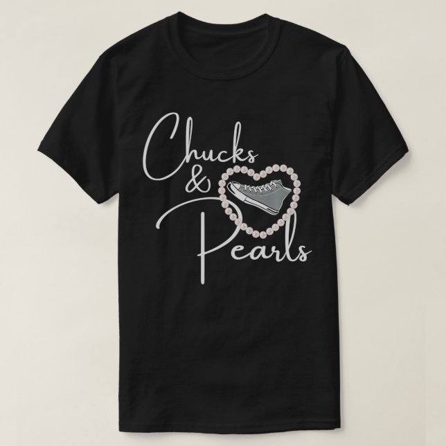 T-shirt Chucks and Pearls 2021 Valentine Heart HBCU Grey G (Design devant)