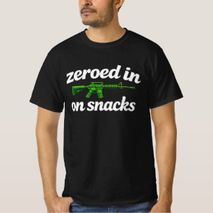 T-shirt cible de pistolet drôle pour les snacks